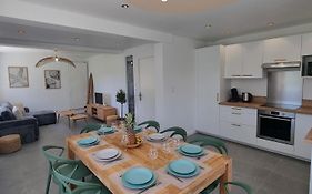 Maison familiale - 10pers - 3 étoiles - lumineuse et cosy - draps et serviettes inclus - parking - La Torche 9 min